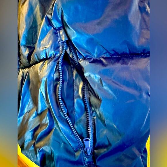 Old Navy Water-Resistant Shinny Catalyst Blue Puffer Vest. Size XL. Worn Once! - Picture 8 of 10